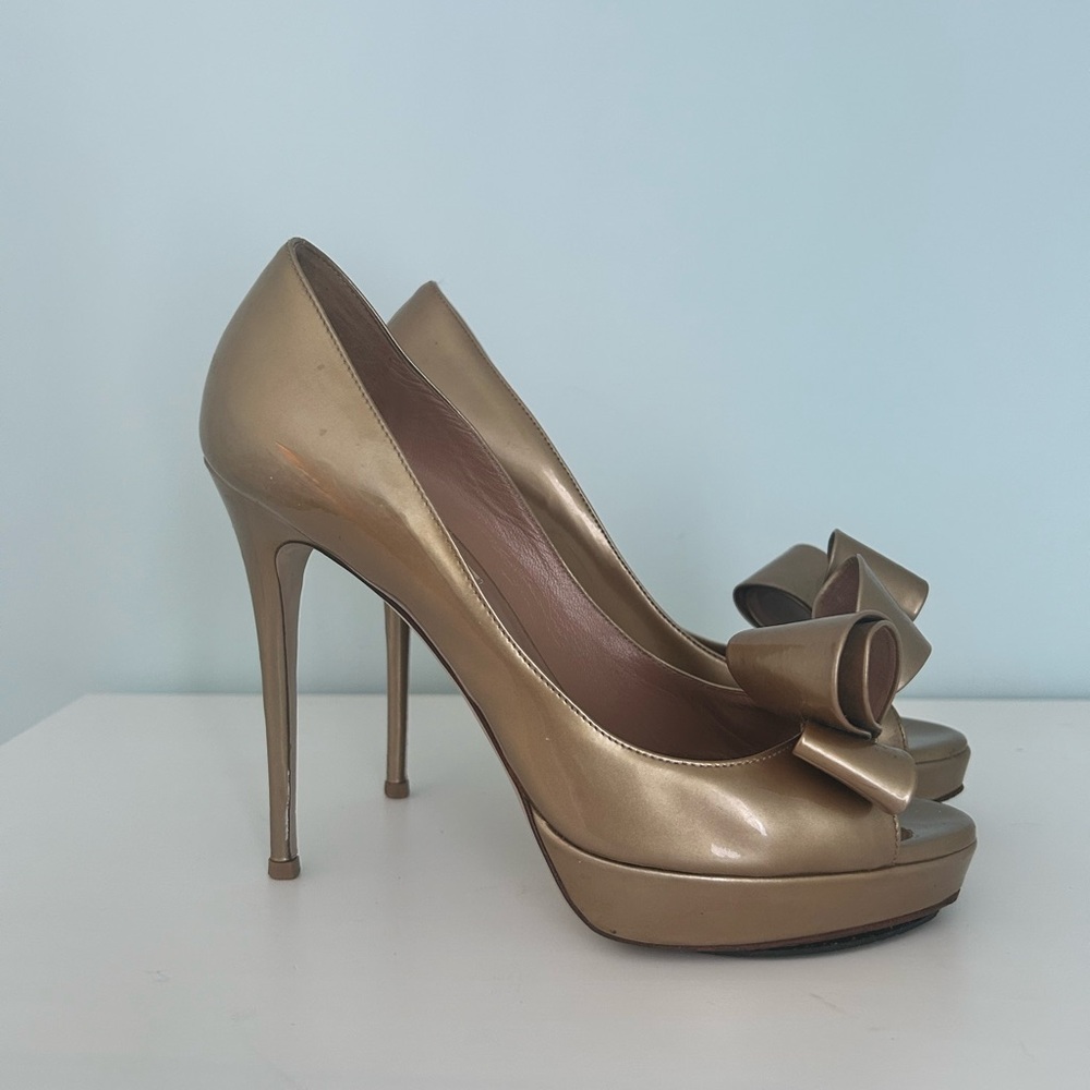 Authentic Valentino Garavani Tan Heels with Bow Accent